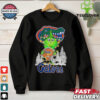 The Grinch Hug Georgia Bulldogs Helmet Christmas Shirt