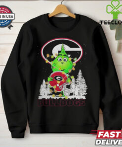 The Grinch Hug Georgia Bulldogs Helmet Christmas Shirt