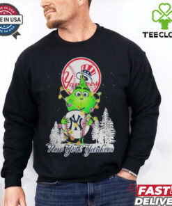 The Grinch Hug New York Yankees Logo Christmas Shirt