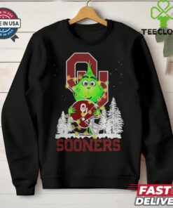 The Grinch Hug Oklahoma Sooners Helmet Christmas Shirt