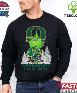 The Grinch Hug Oregon Ducks Helmet Christmas Shirt