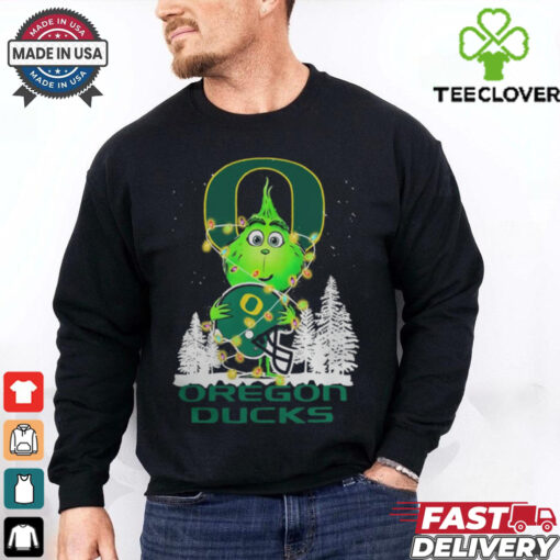 The Grinch Hug Oregon Ducks Helmet Christmas Shirt