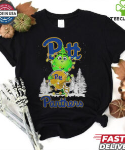 The Grinch Hug Pittsburgh Panthers Helmet Christmas Shirt