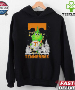 The Grinch Hug Tennessee Volunteers Helmet Christmas Shirt