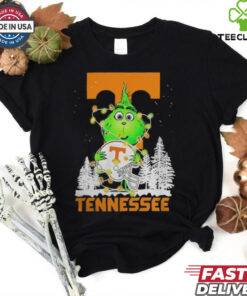 The Grinch Hug Tennessee Volunteers Helmet Christmas Shirt