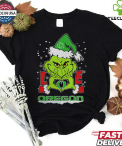 The Grinch Love Heart 2024 Oregon Ducks Football Christmas Shirt