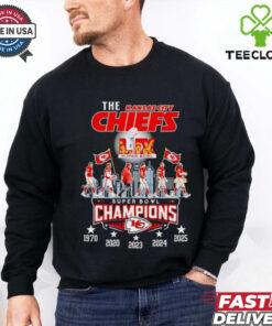 The Kansas City Chiefs walking Super Bowl Champions 2025 shirt