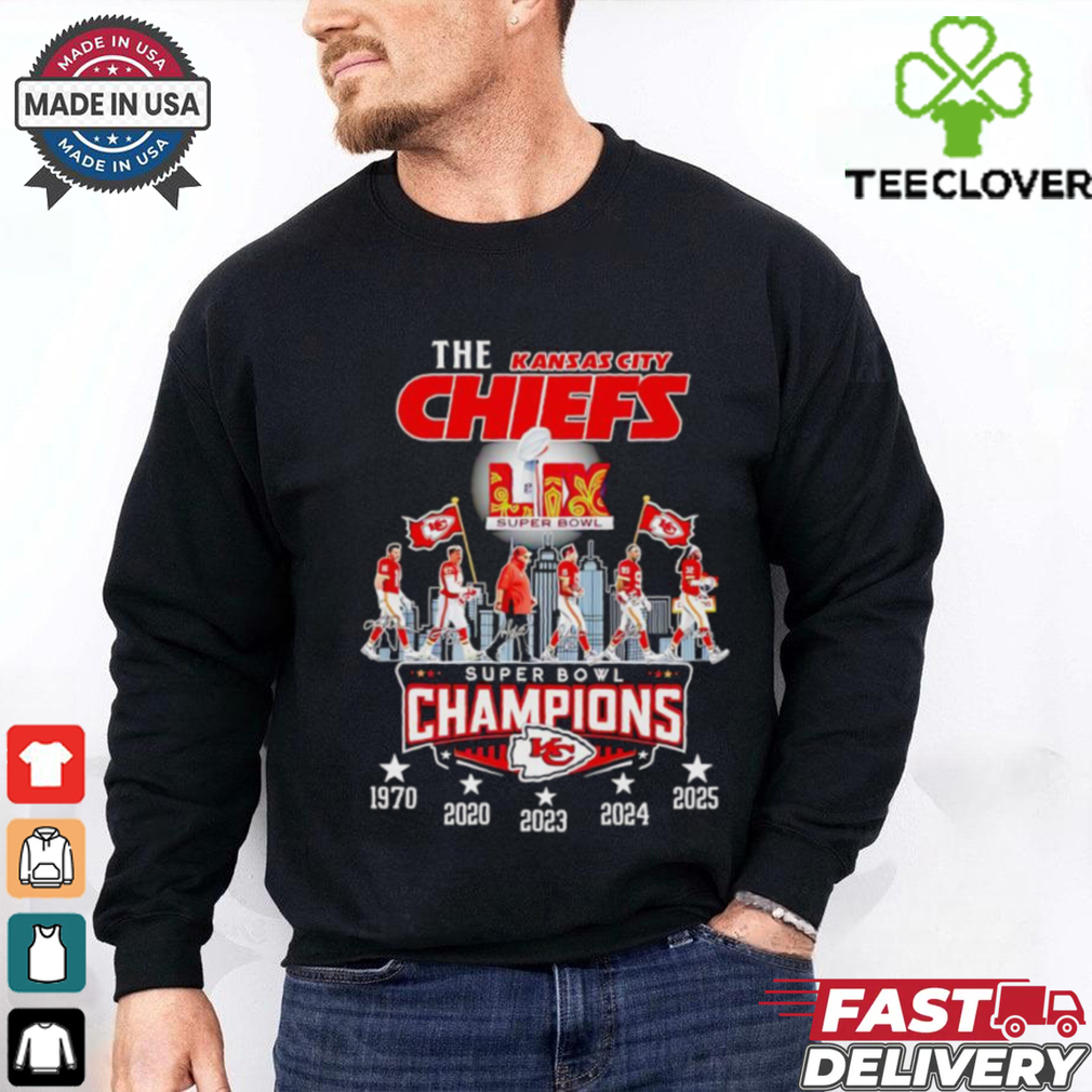 The Kansas City Chiefs walking Super Bowl Champions 2025 shirt The Kansas City Chiefs walking Super Bowl Champions 2025 shirt