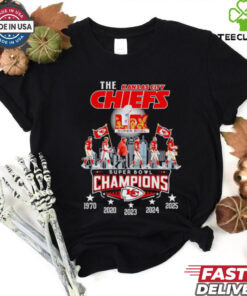 The Kansas City Chiefs walking Super Bowl Champions 2025 shirt