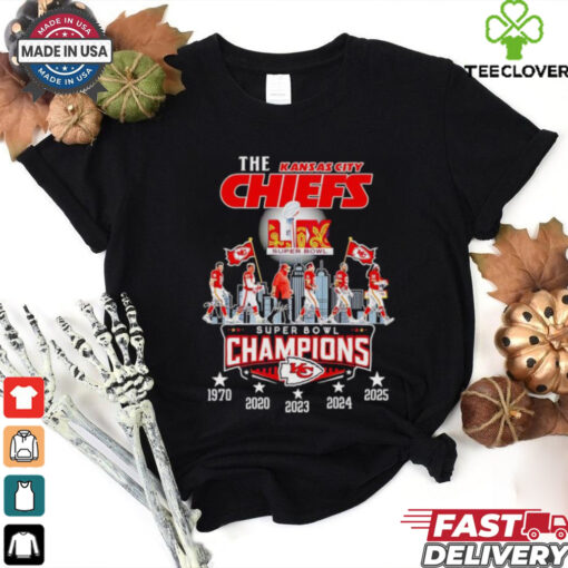 The Kansas City Chiefs walking Super Bowl Champions 2025 shirt