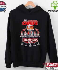 The Kansas City Chiefs walking Super Bowl Champions 2025 shirt