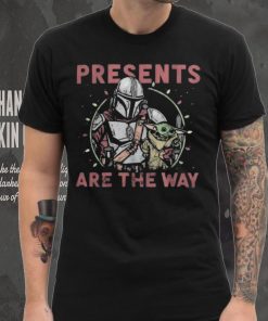 The Mandalorian Holiday Presents are the Way t hoodie, sweater, longsleeve, shirt v-neck, t-shirt