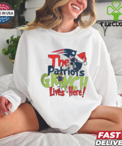 The Patriots Grinch Lives Here Christmas Shirt