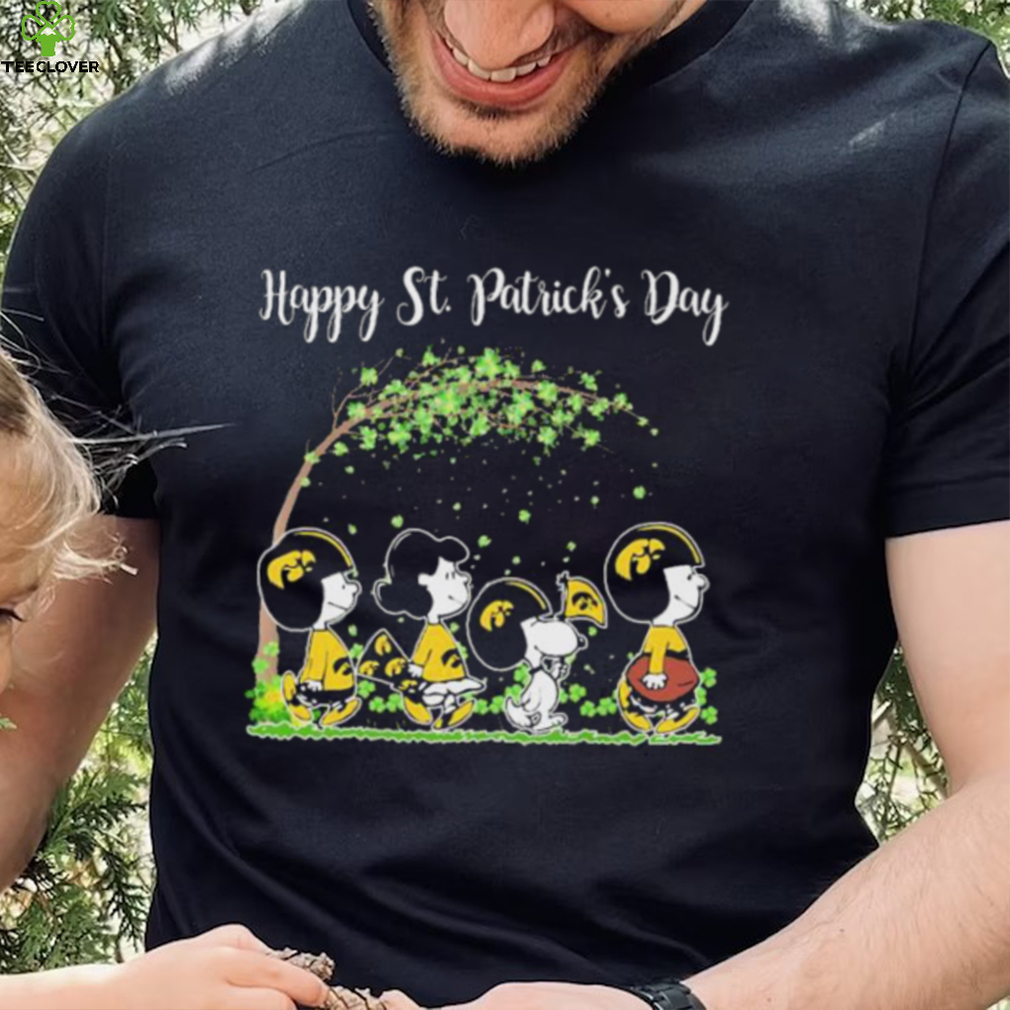 The Peanuts Characters Iowa Hawkeyes Happy St. Patrick’s Day Shirt The Peanuts Characters Iowa Hawkeyes Happy St. Patrick’s Day Shirt
