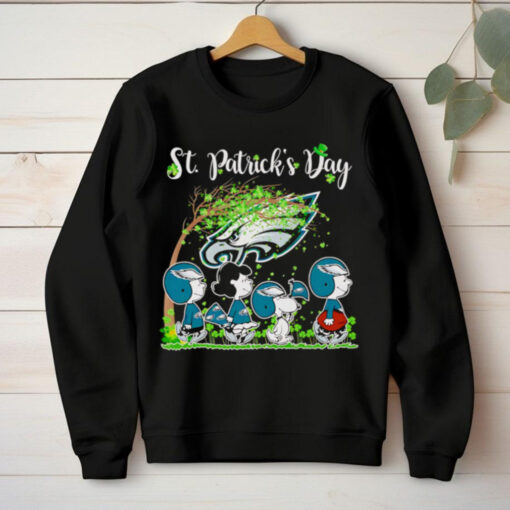 The Peanuts St Patrick’s Day Philadelphia Eagles shirt
