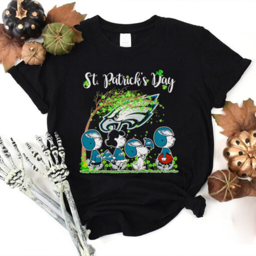 The Peanuts St Patrick’s Day Philadelphia Eagles shirt