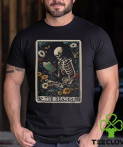 The Reader Skeleton Book Lover Tarot Card Reading Readers Men's T shirt