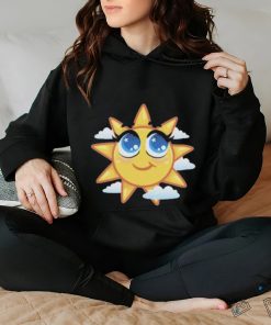 The sun smiles on the island of Maui strong shirt