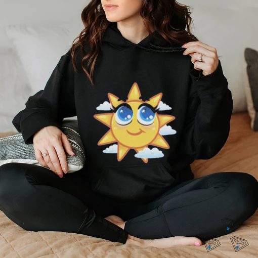 The sun smiles on the island of Maui strong shirt