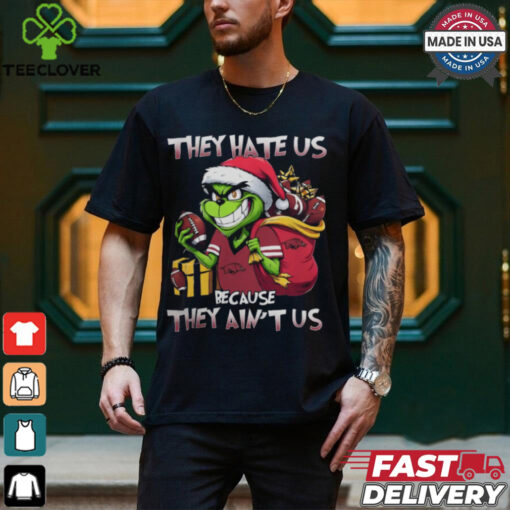 They Hate Us Because They Ain’t Us Grinch X Arkansas Razorbacks Christmas 2024 Shirt