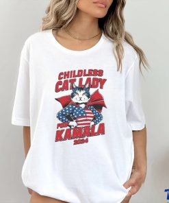 This Childless Cat Lady is Voting Kamala Harris 2024 T Shirt