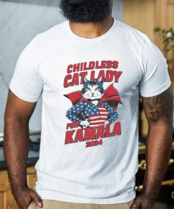 This Childless Cat Lady is Voting Kamala Harris 2024 T Shirt