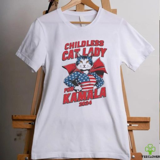 This Childless Cat Lady is Voting Kamala Harris 2024 T Shirt