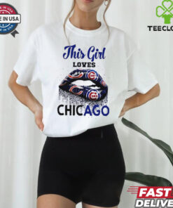 This girl loves Chicago Bears and Chicago Cubs lips bite shirt