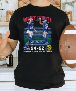 Tommy Cutlets And Isaiah Hodgins NY Giants 24 22 Green Bay Packers Shirt
