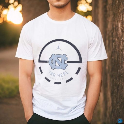 Top Men’s Jordan Brand White North Carolina Tar Heels Free Throw Basketball T Shirt