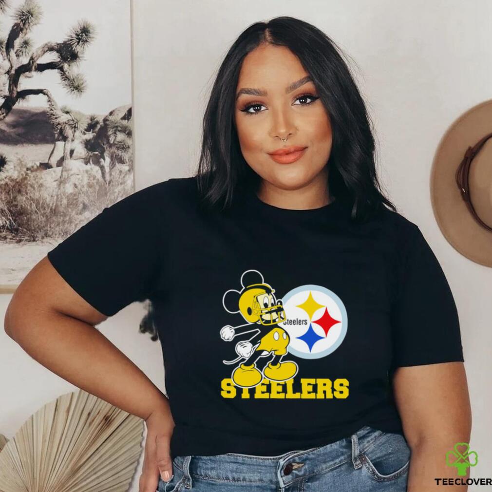 Top mickey Mouse cartoon NFL Pittsburgh Steelers football player helmet logo shirt Top mickey Mouse cartoon NFL Pittsburgh Steelers football player helmet logo shirt