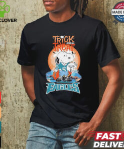 Trick Treat Snoopy Teams Philadelphia Eagles Halloween Shirt