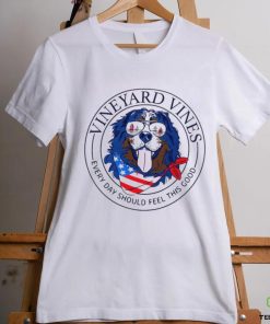 USA mountain dog Vineyard Vines every day should feel this good logo shirt