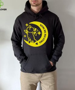 Umbreon shoot for the moon shirt