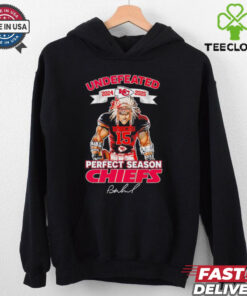 Undefeated 24 2025 Kansas City Chiefs Mahomes perfect season shirt