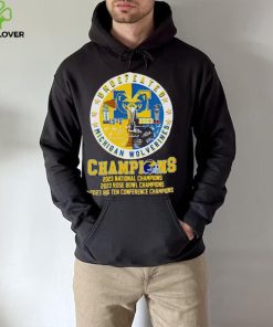 Undefeated Michigan Wolverines Champions 15 0 2023 signatures hoodie, sweater, longsleeve, shirt v-neck, t-shirt