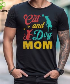 Vintage Cat And Dog Mom Mothers Day For Cat Dog Lover Mama T Shirt