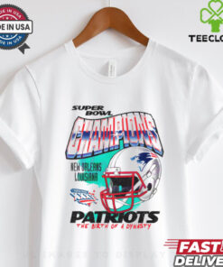 Vintage New England Patriots Super Bowl Champions Shirt featuring a classic design that celebrates the team's legacy and victories in the Super Bowl. Show your pride for the Patriots’ historic achievements with this timeless, retro-inspired apparel.