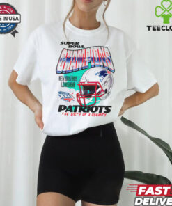 Vintage New England Patriots Super Bowl Champions Shirt featuring a classic design that celebrates the team's legacy and victories in the Super Bowl. Show your pride for the Patriots’ historic achievements with this timeless, retro-inspired apparel.