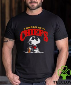 Vintage Snoopy Football Kansas City Chiefs Nfl 2023 T Shirt