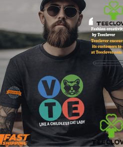Vote Like A Childless Cat Lady Print Round Neck T shirt