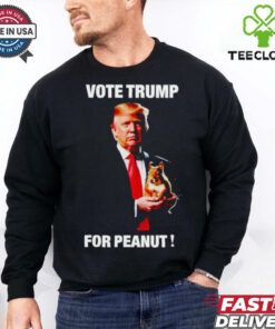 Vote Trump for peanuts the squirrel T Shirt
