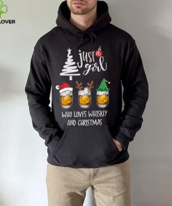 Whiskey Santa Hat Merry Xmas – Just a girl who loves whiskey and christmas Shirt