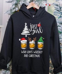 Whiskey Santa Hat Merry Xmas – Just a girl who loves whiskey and christmas Shirt