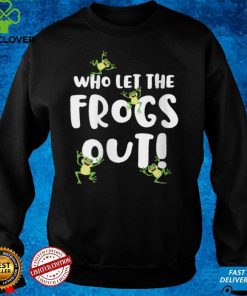 Womens Funny Passover Who Let the Frogs Out Shirt Jewish Seder Fami V Neck T Shirt