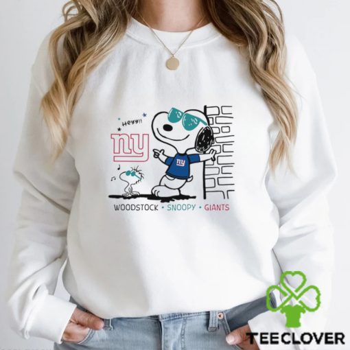 Woodstock Snoopy Giant hoodie, sweater, longsleeve, shirt v-neck, t-shirt,sweater