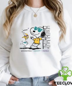 Woodstock Snoopy Vikings hoodie, sweater, longsleeve, shirt v-neck, t-shirt,sweater