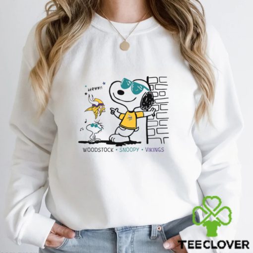 Woodstock Snoopy Vikings hoodie, sweater, longsleeve, shirt v-neck, t-shirt,sweater