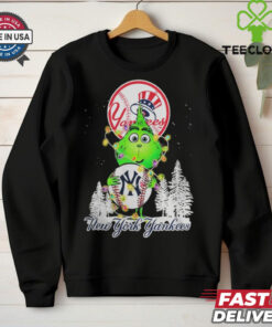 Yankees Shop The Grinch Hug New York Yankees Logo Christmas Shirt