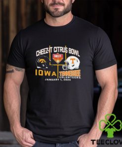 2024 Citrus Bowl Iowa Hawkeyes vs. Tennessee Volunteers Dueling Helmet Shirt 1 2024 Citrus Bowl Iowa Hawkeyes vs. Tennessee Volunteers Dueling Helmet Shirt